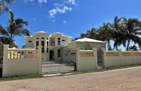 Casa Magnifica Home in Corozal Town
